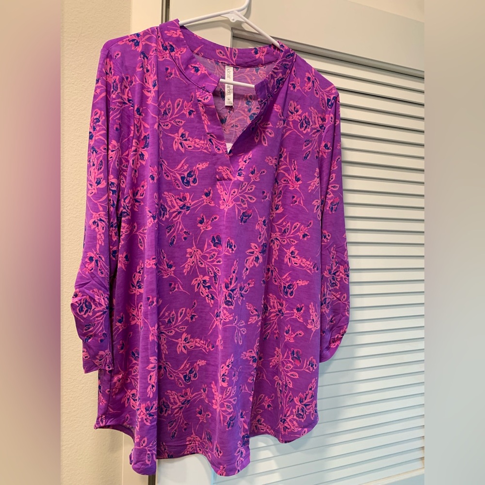 Dear‎ Scarlett Women’s Multicolor V Neck Lonely Road Lizzy Blouse NWT 🌴